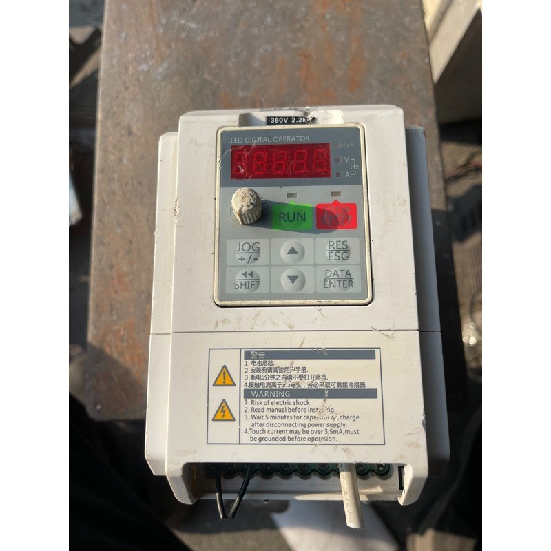 正弦变频器EM100-2R2-3B/2.2KW/380V成色