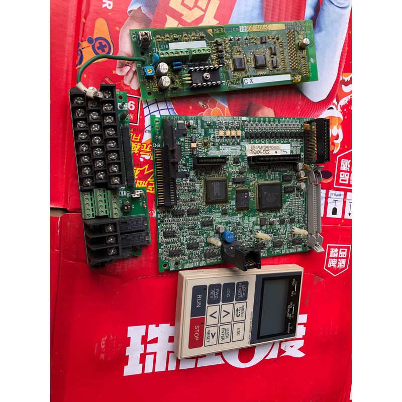 安川G7变频器主板 端子 PG卡 面板 成色漂亮