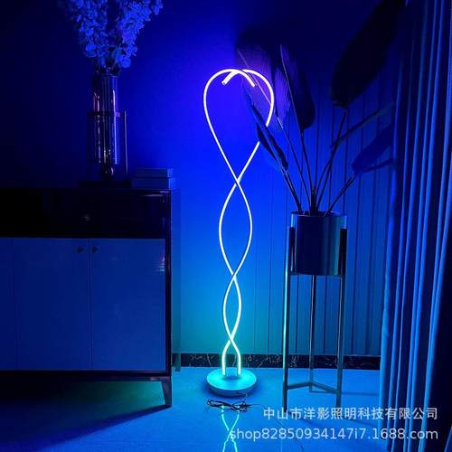网红北欧轻奢爱心落地灯RGB幻彩氛围灯LED装饰灯样板房卧室客厅灯