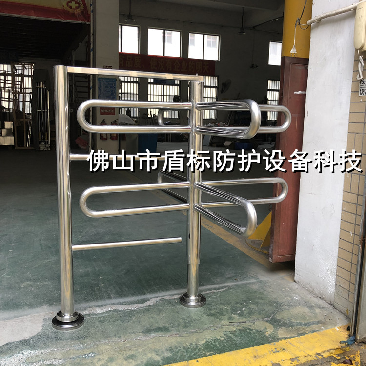 工厂门口通道单向旋转闸不锈钢十字栅栏回转门行人出入单向管控门