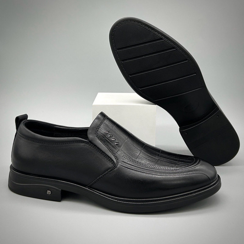 春秋季新款男士尖头正装商务头层牛皮英伦风黑色结婚鞋休闲皮鞋男