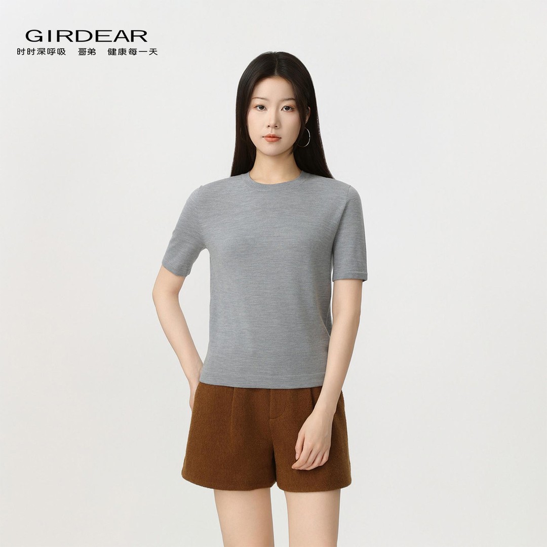 Girdear/哥弟时尚圆领短袖柔软舒适短款T恤休闲百搭半袖女138095