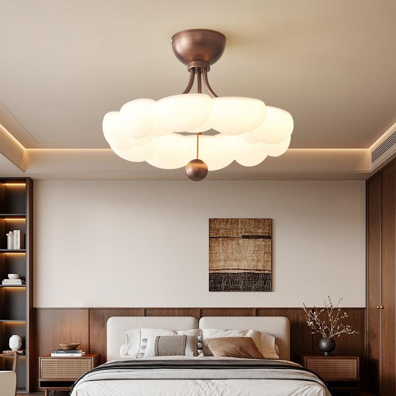 卧室房吸顶灯法式中奶光油风主997卧公主房全谱现古代简约书泡泡