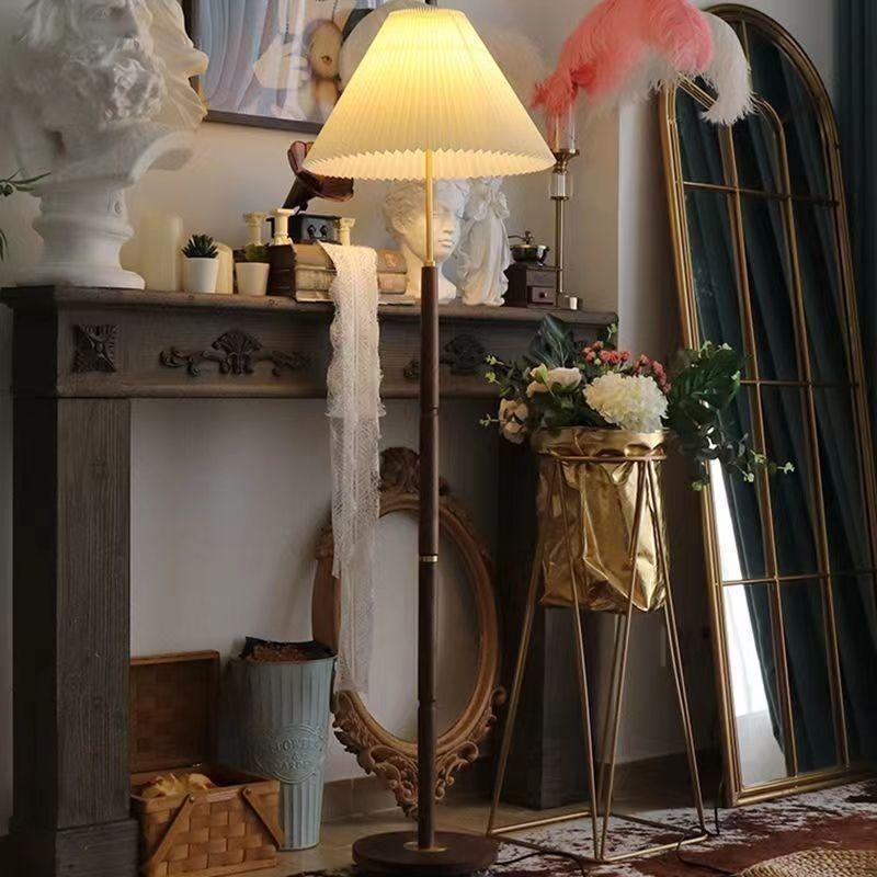 复古卧室床头落地灯美式书房客厅沙发旁轻奢高级感氛围灯立式台灯