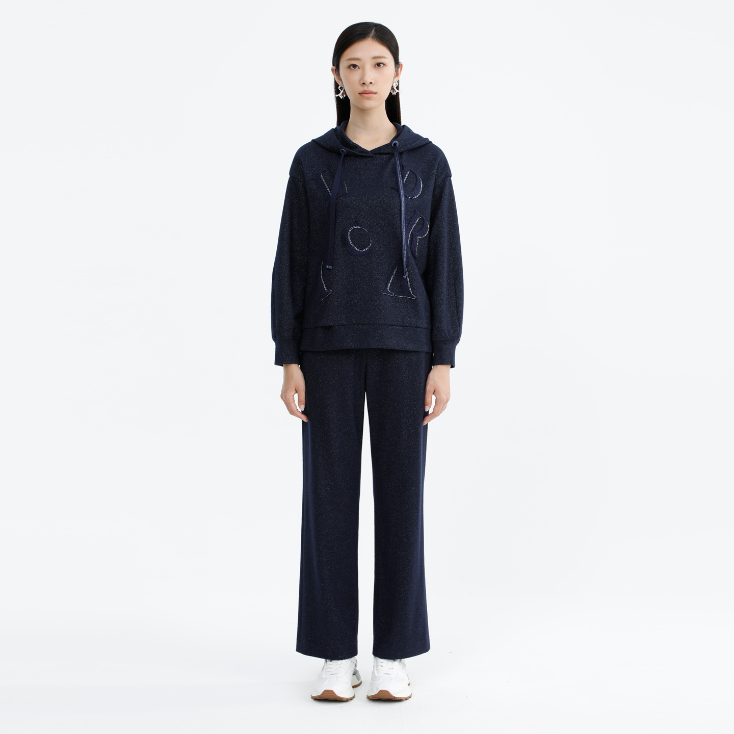 卡莉朵拉上衣C27D7147冬季新款高级精致年轻时尚深沉奢华感