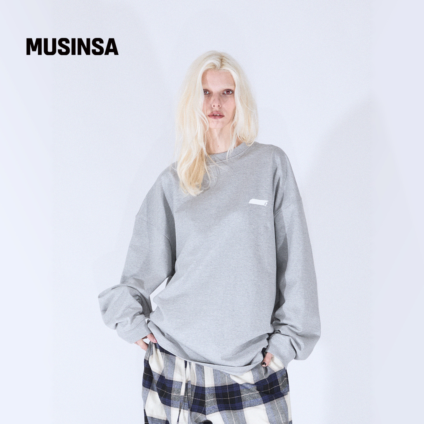 男女同款圆领字母印花长袖T恤