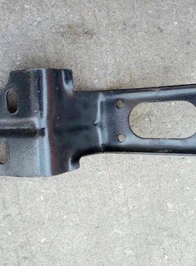 跃进小福星S50         保险杠支架 （2个1套）