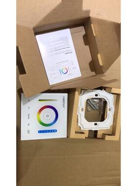 正P牌MP3色i-BoxeCr8智能面板控制器RGB+CT3彩双色温灯带灯条墙控