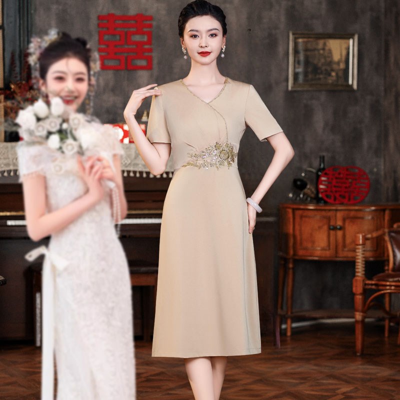 年轻喜婆婆婚宴装春夏气质高端香槟色婚礼妈妈礼服平时可穿连衣裙