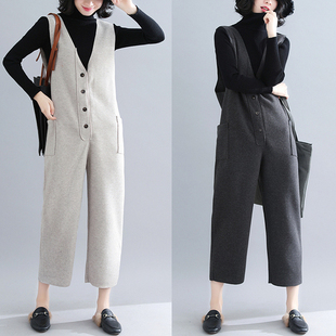 胖mm毛呢背带裤女显瘦冬装韩版大码宽松时尚V领阔腿连体九分裤潮