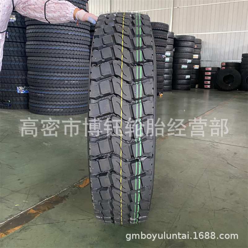 路泰来 1100R20 RTL828中花全钢载重货车轮胎 900 1000 1200R20