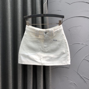 洋气辣妹a字格纹半身包臀裙 时尚 韩版 白色减龄牛仔短裙女2024夏季