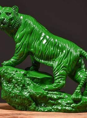 绿色实木雕WS-86361新刻上山虎玄摆件中式生肖虎家居关设摆居装饰