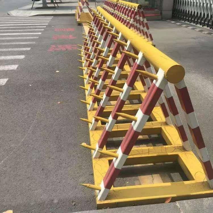 刺尖滑434拒栏马护栏学校拒马杆带轮可动车路障拒马栏杆停场路障