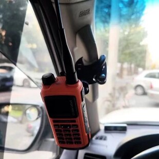 对讲机通用车载固定支架 安装在汽车A柱拉手电动车摩托车车柄牢固