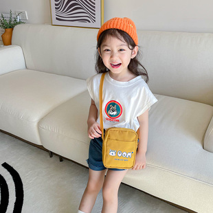 儿童包包小女童时尚斜挎包洋气2022年夏季新款帆布U包男孩零钱包
