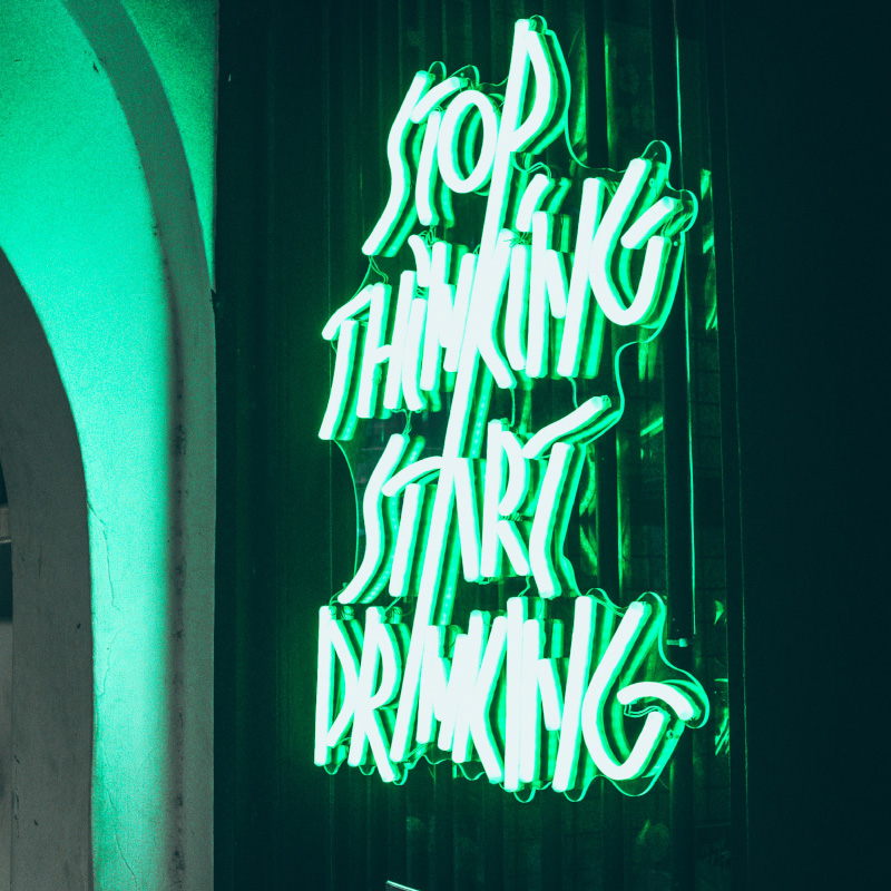 霓虹灯发光e文字定制广告牌发光招牌展示牌灯箱网红火锅店民宿定