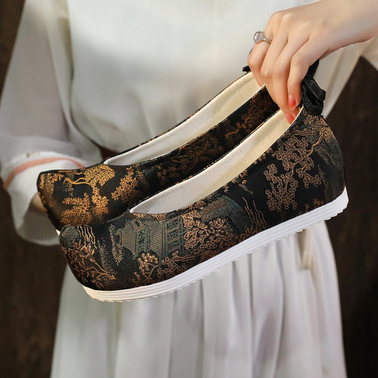 搭配古风鞋子汉服鞋马面裙绣花鞋内增高高跟古装元素明制中国风,女鞋,绣花鞋,淘宝优惠券,粉丝福利购,淘宝优惠卷