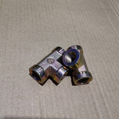 内丝三通中间zg1/4-两端zg3/8高压铁接头镀彩锌2分3分变径030203