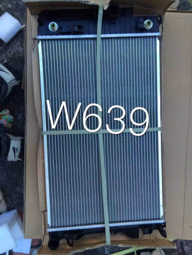 适用于奔驰W639水箱