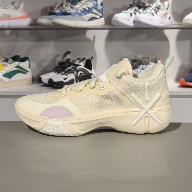 李宁男子减震回弹低帮篮球鞋