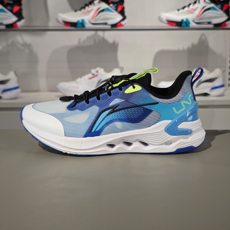 李宁四季通用减震回弹跑步鞋