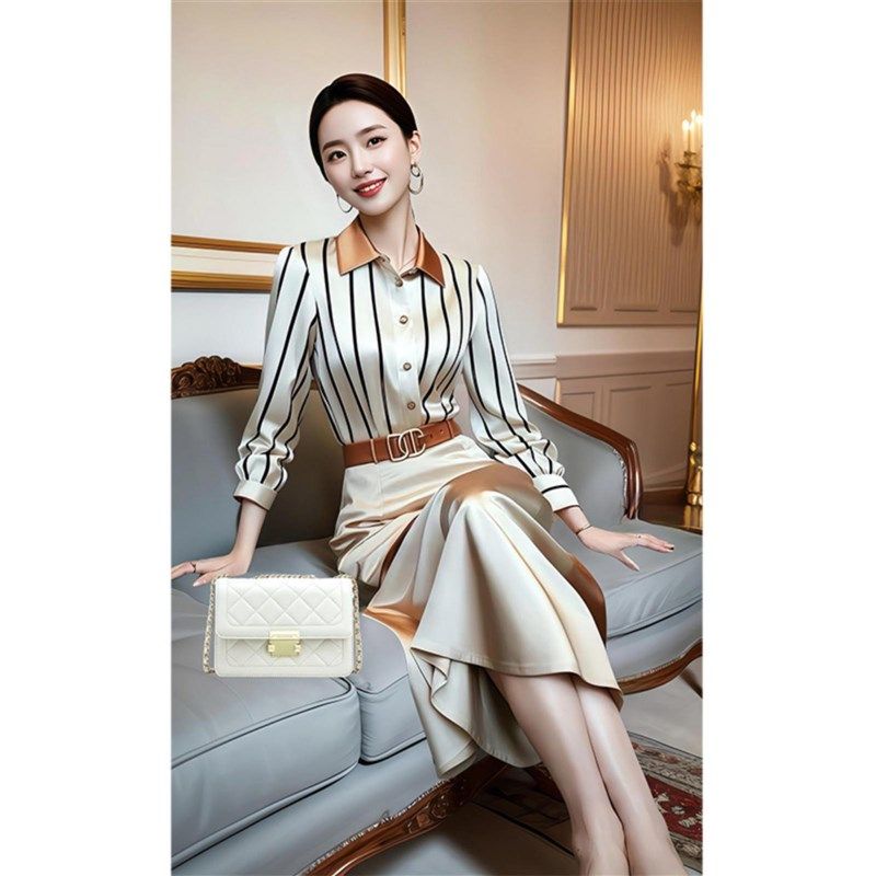 高级感超好看气质女神范套装女装秋季正式场合收腰条纹裙子两件套