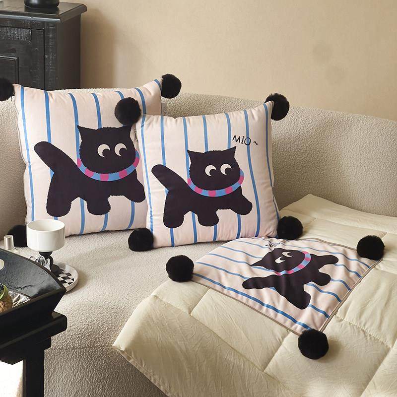 可爱喵小黑抱枕被子二合一办公午睡毯子两用靠枕车载车用护腰靠垫,3C数码配件,USB多功能数码宝,淘宝优惠券,粉丝福利购,淘宝优惠卷