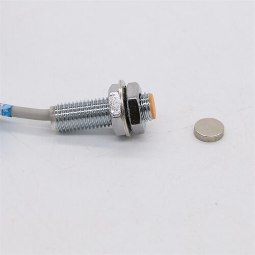 中国沪工M8磁性开关霍尔开关NJK-5001C直流NPN常开5001A三线PNP