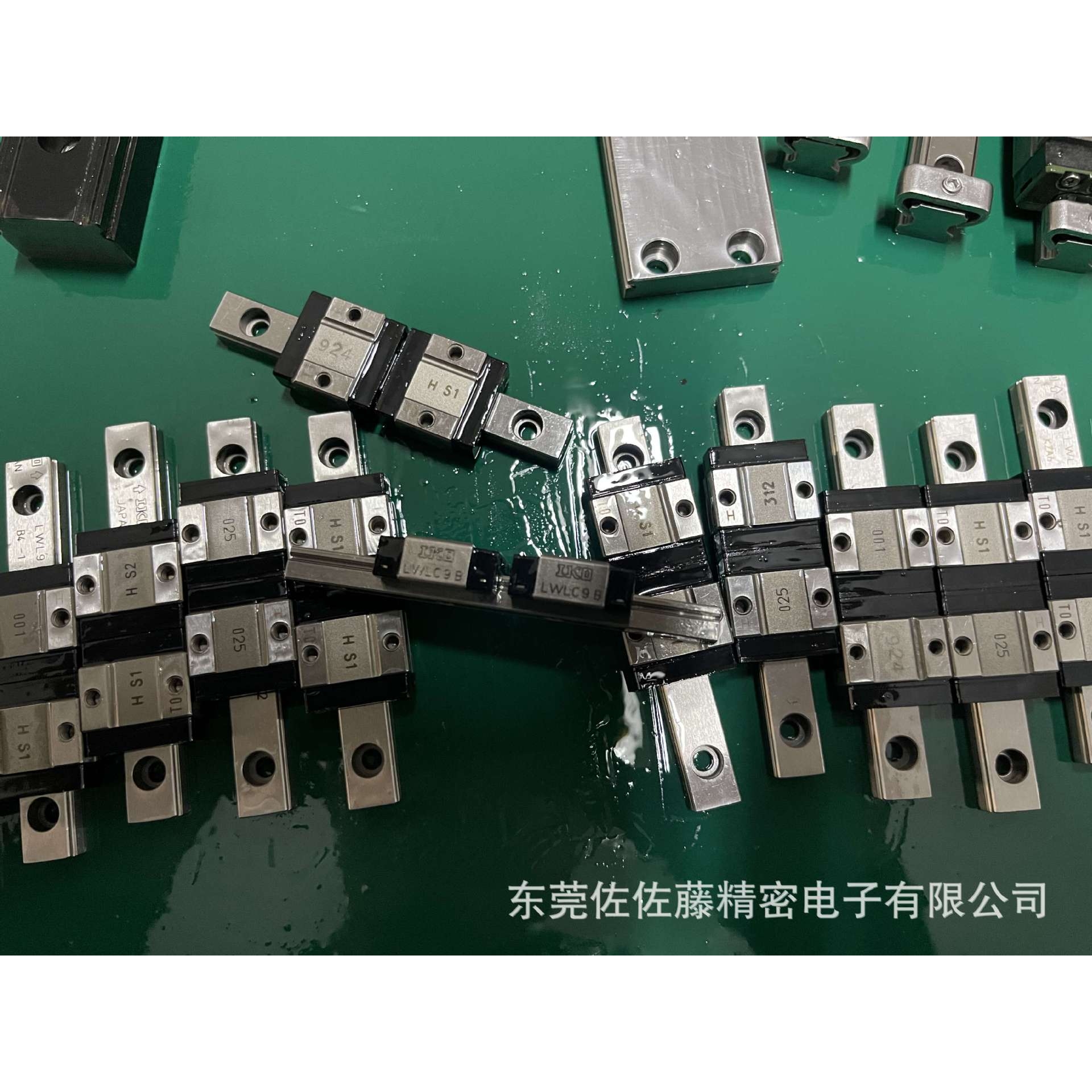 LWLC9BC2R77BHS2日系IKO精密滚珠导轨滑块 LWLC12B LWLC15B
