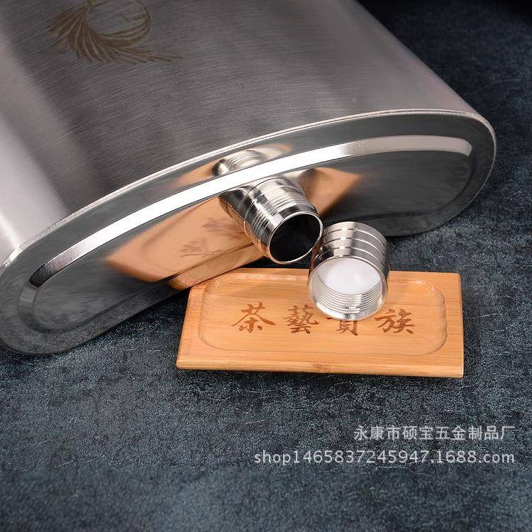 厂家大直不锈钢酒壶17销8盎司户特外178盎司便携加厚酒瓶水壶10斤