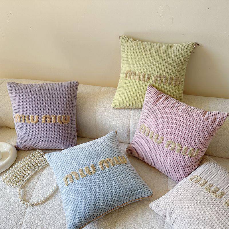 微甜刺绣抱枕被子两用二合一车载磨毛靠垫被毛巾绣午休盖被四季款