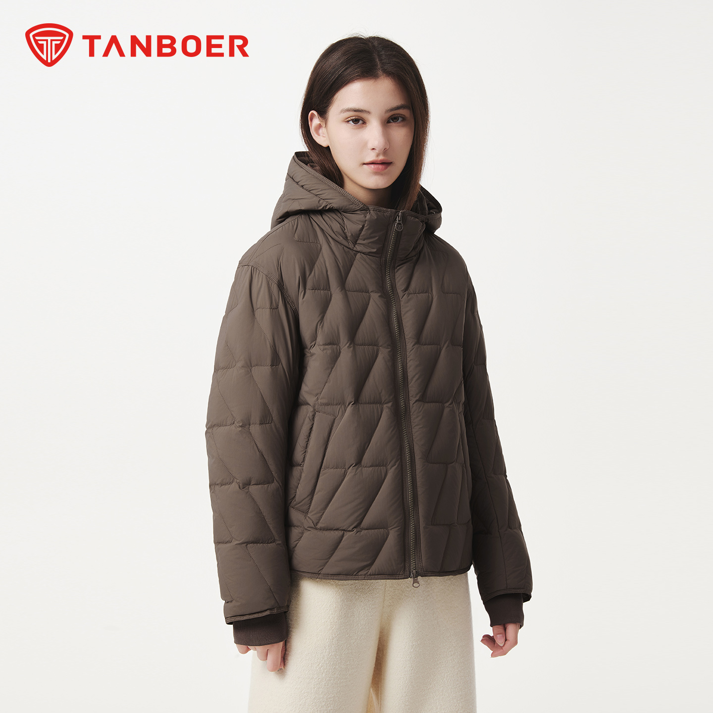 2025新款轻薄女连帽保暖羽绒服