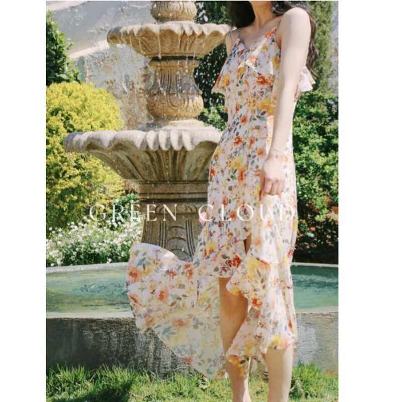绿色云 繁花森林浪漫法式荷叶领收腰开衩碎花吊带度假连衣裙长裙