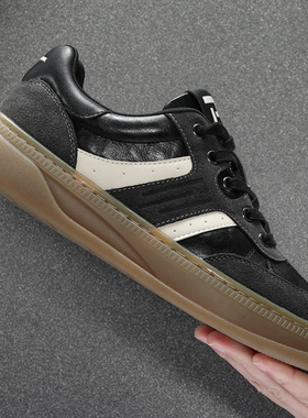 2026春季新款复古风黑色真皮休闲板鞋男轻便软底系带时尚百搭男鞋