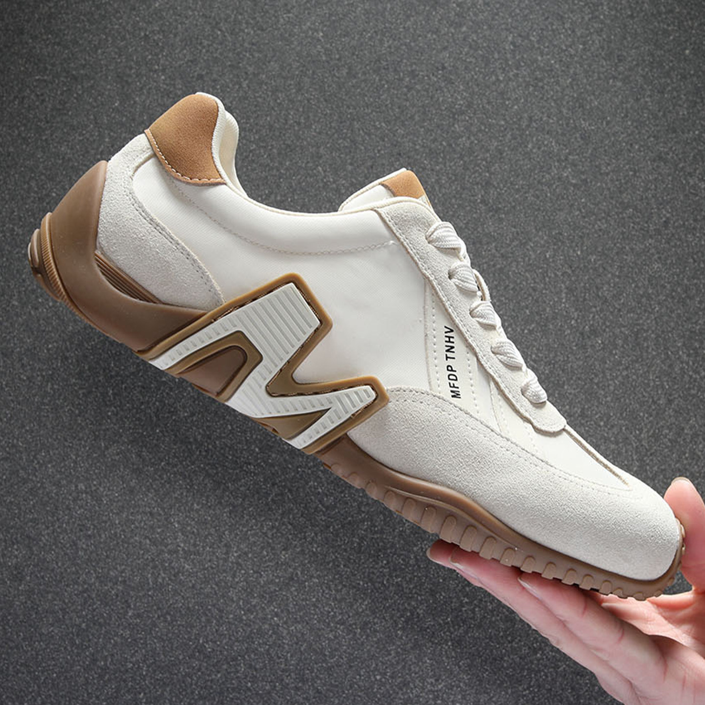 真皮阿甘鞋男春季2026新款皮拼布运动休闲鞋男透气软底拼色德训鞋