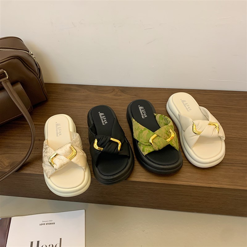 拖鞋女夏外穿2025新款高级感配裙子厚底沙滩凉鞋T时尚孕妇一字凉