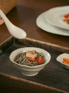 日式复古粗陶白色敞口斗笠碗小沙拉碗面碗汤碗创意手捏小脚菜盘子