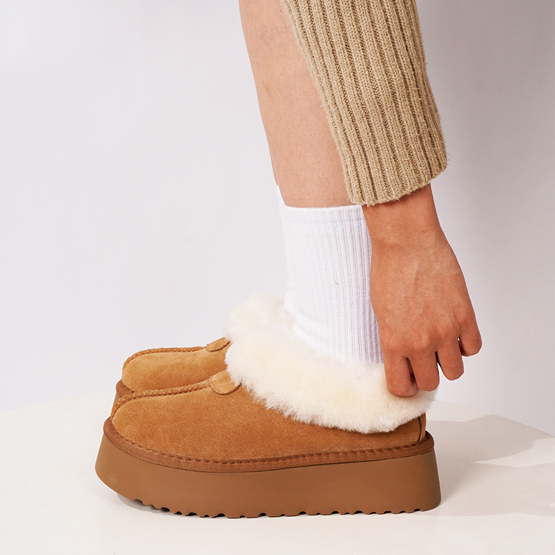 2025冬季新款雪地靴女加绒加厚羊皮毛一体短靴防滑棉鞋塔茨特桑坡