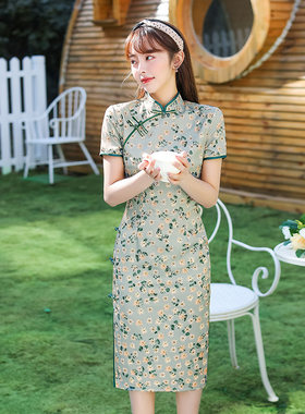 旗袍21年新款女春秋改良年轻款绿色修身中长优雅微弹力连衣裙碎花
