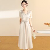高级感缎面连衣裙女2025年新款 V领气质减龄女神范遮肚显瘦裙子潮