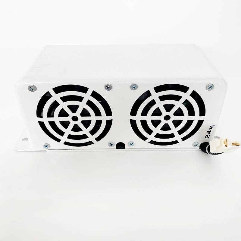 白色三孔暖风机 车载暖风机12v24v汽车加热器卡车货车除霜除雾