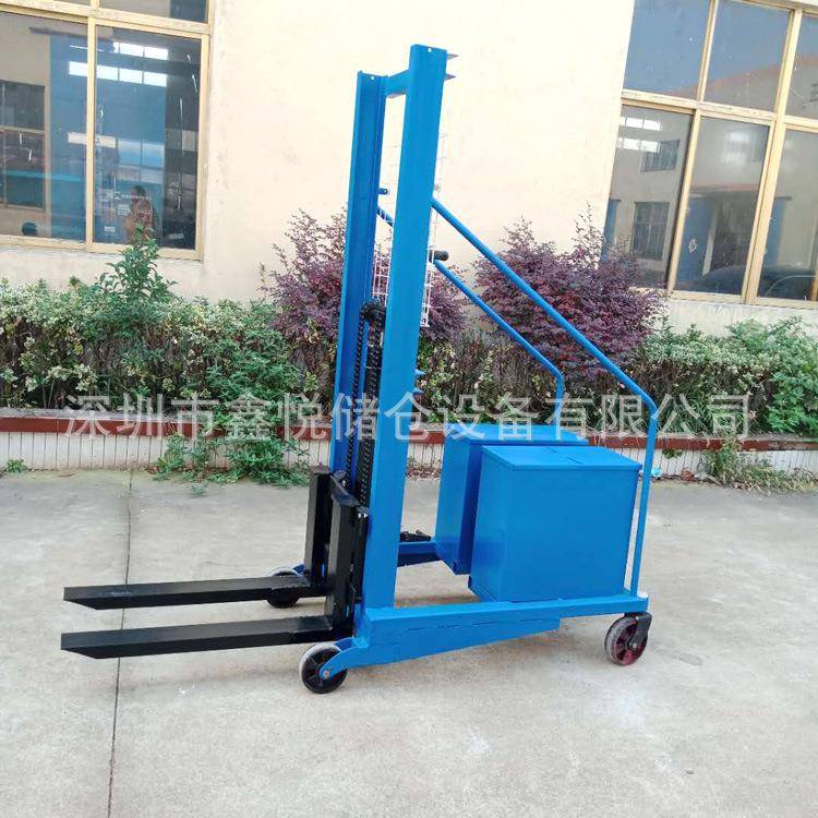 无前腿堆高车0.5吨平衡配重式手动升降叉车1吨吊臂升高车