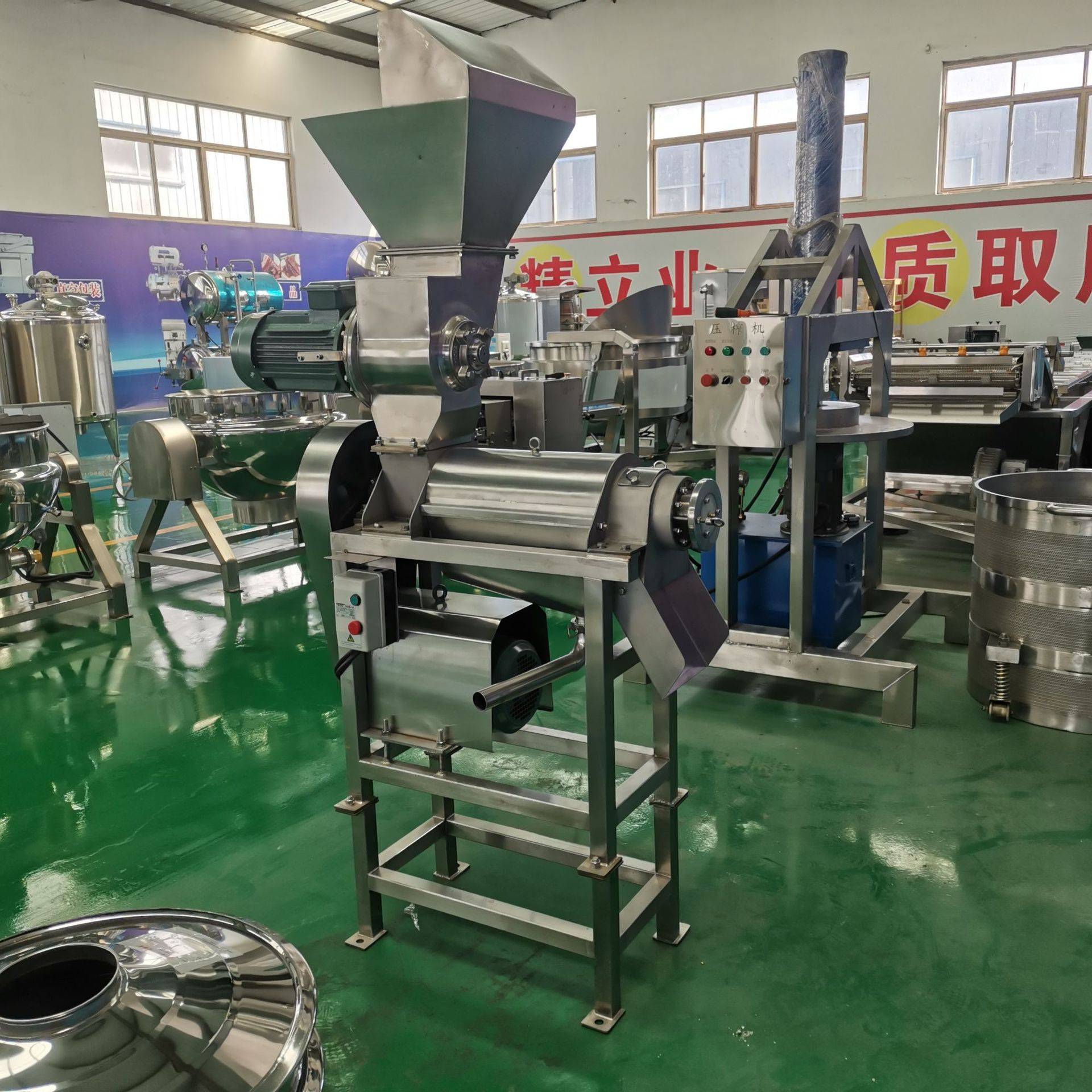 苦瓜破碎挤汁机大型榨葱蒜姜汁机器浆果苦参提取收汁机西瓜榨汁机