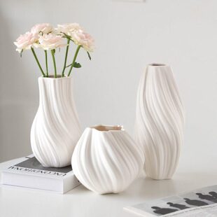 侘寂风创意北欧花瓶陶瓷高级感不规则插花摆件客厅餐桌玄关装饰品