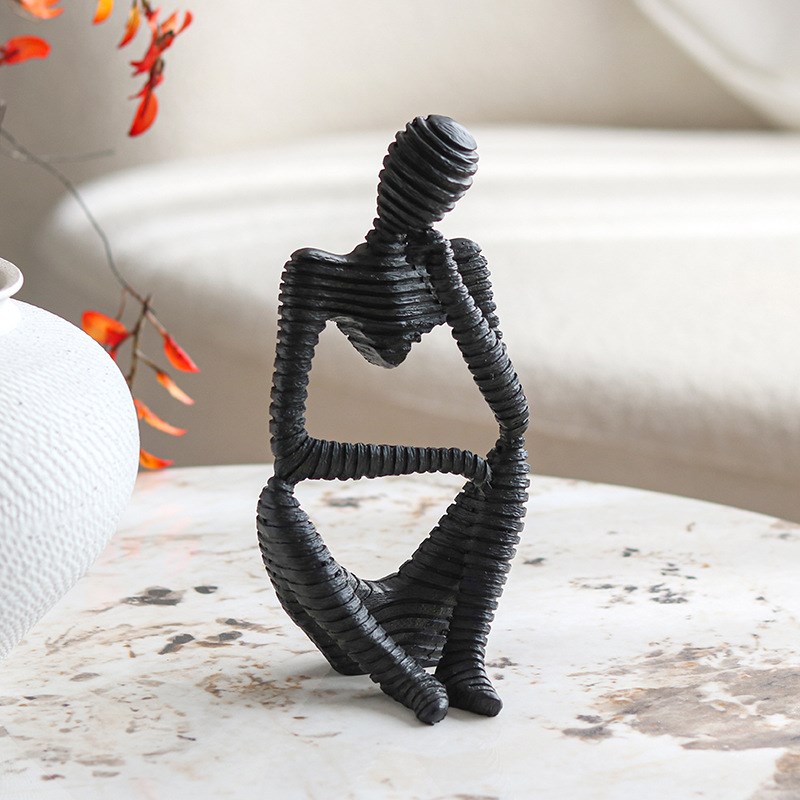 简约现代创意镂j空思考者饰品样板房间家居玄关柜人物雕塑抽象摆