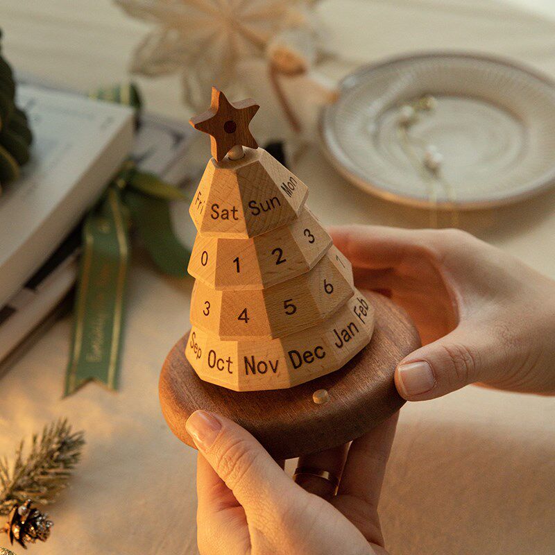 台历桌面高级感2025实木质万年历新款日历创意摆件圣诞节装饰礼物