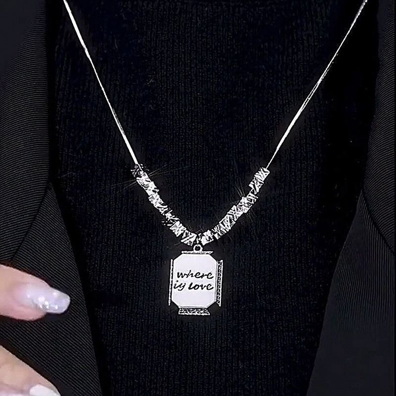 2024年新款方牌字母毛衣链女小众设计轻奢百搭时尚气质项链锁骨链,饰品/流行首饰/时尚饰品新,项链,淘宝优惠券,粉丝福利购,淘宝优惠卷