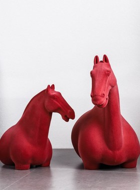 现代极简植绒半身红色马摆件样板房酒店家居客厅桌面摆放软装饰品