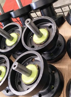 18款谷王支重轮PL50/60履带收割机安徽中联原厂原装水稻收获机件